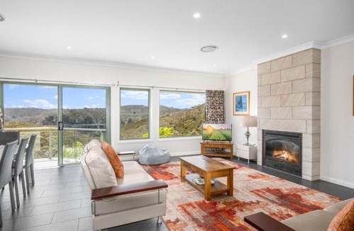 Katoomba House | Cliffnest House & Studio