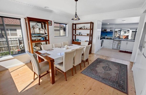 Paynesville House | Close to the lake’s edge, everything you could need to enjoy your getaway