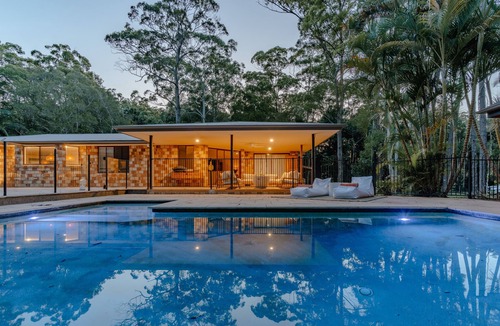 Tanawha House | Close to the National Parks. Amazing Pool. Perfect for family retreats.