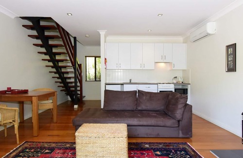 Kangaroo Valley House | Cloudsong Chalet 4 - Close to the village centre!