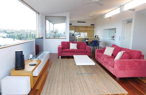 Clovelly House | Clovelly Beach House with Pool