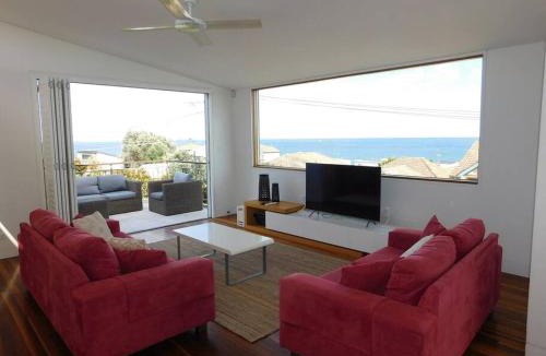 Clovelly House | Clovelly Beach House with Pool