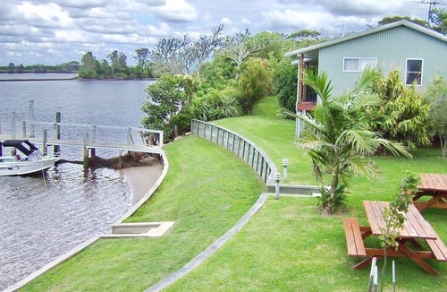 Rainbow Reach Cabin | Coast & Country Cabin 4