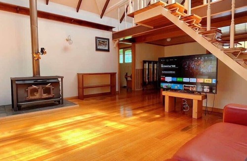 Kettering House | Coastal Cabin next to Bruny Island Ferry