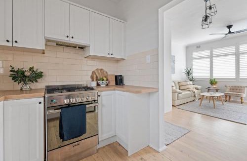 Freshwater Apartment | Coastal Corner - Contemporary Chic by the Beach