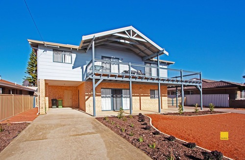 Jurien Bay House | Coastal Dayz: 4 BR, 2 BA House in Jurien Bay, Sleeps 8