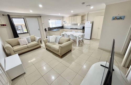 Moonta Bay Apartment | Coastal Epping Escape - New Home & Self Contained Unit in Moonta Bay