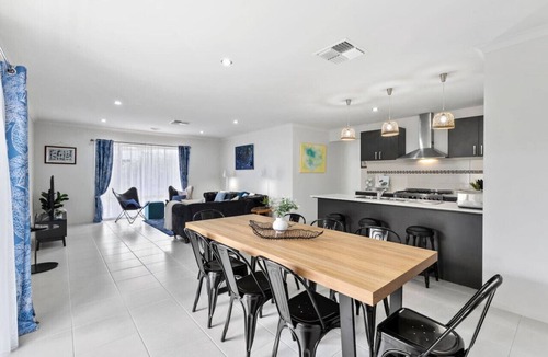 Curlewis Apartment | Coastal House Curlewis Getaway