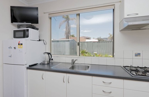 Sorrento Villa | COASTAL PARADISE NEAR HILLARY'S MARINA & ROTTNEST ISLAND