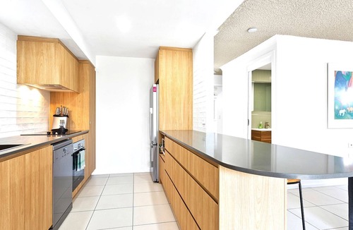 Sunrise Beach Apartment | Coastal Retreat Pool, Views & Gourmet Delights