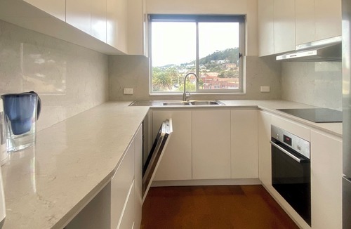 Narrabeen Apartment | Coastal Retreat: Beach, Lagoon & Cafes Just Steps from Your Door!