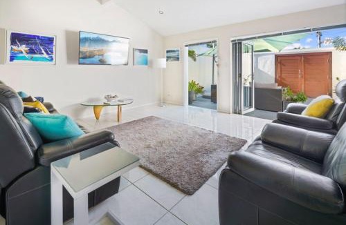 Buddina Apartment | Coastal retreat, private, wine, netflix