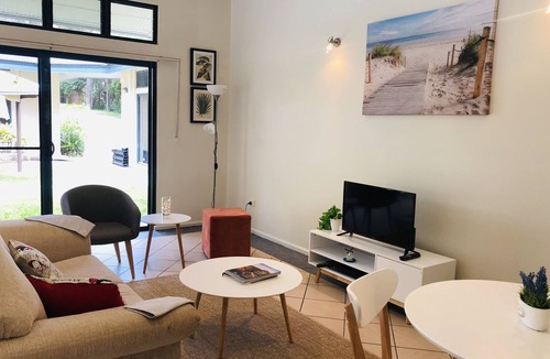 Green Point Apartment | Coastal Serenity near Avoca Beach with pool