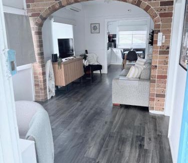 Shellharbour House | Coastal Vibes - Walk to beach, Marina, Cafes and Pubs