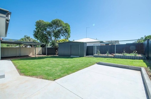 Dubbo House | Cobbora Cottage - Sleek & Stylish, Near Hospital