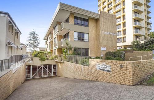 Coolangatta Apartment | Cobden Court Unit 5