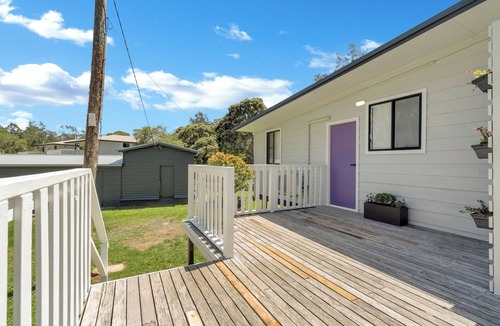 Repton Apartment | Cockatoo - Sleeps 5, Pet Friendly, Luxe Riverside Retreat