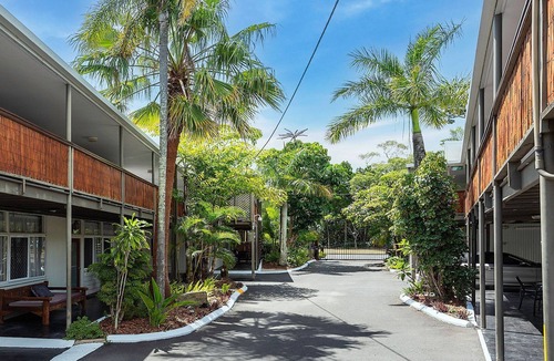 Scarness Apartment | Coconut Palms Apartment with 2 Bedrooms - CoastHM