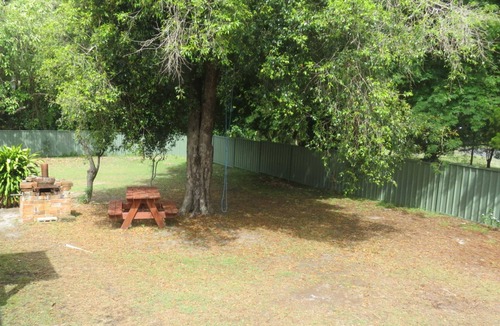 Arakoon House | COL'S COTTAGE - 300 METRES TO THE BEACH