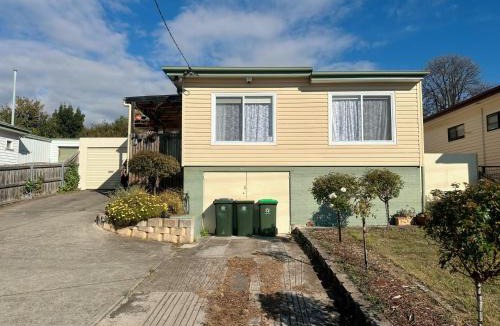 Hobart House | Coleman Comfort Hub - close to City&Air port