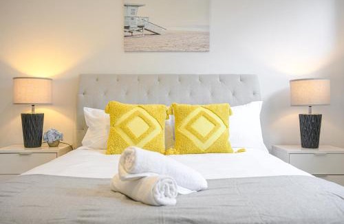 Collaroy House | Collaroy 3Br Beach Home with Large Pool Ground Floor