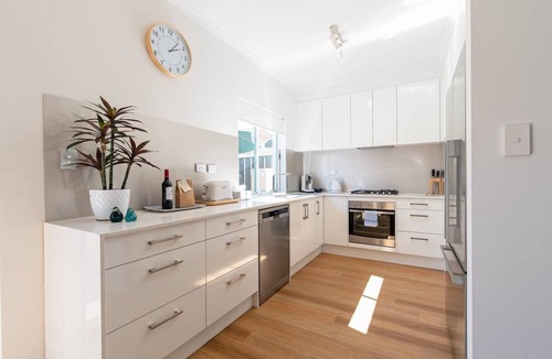 North Adelaide House | Colleys Nest Family friendly Townhouse w Patio