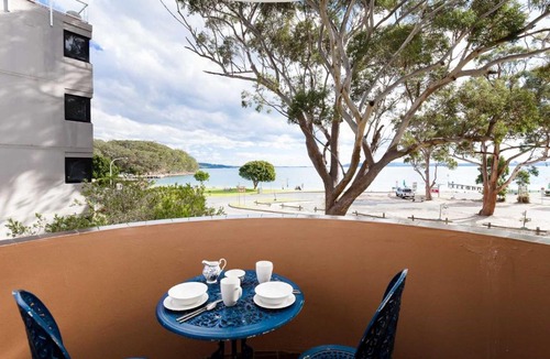 Nelson Bay Apartment | Columbia, 3 12 Columbia Close - large unit with fantastic water views and wifi