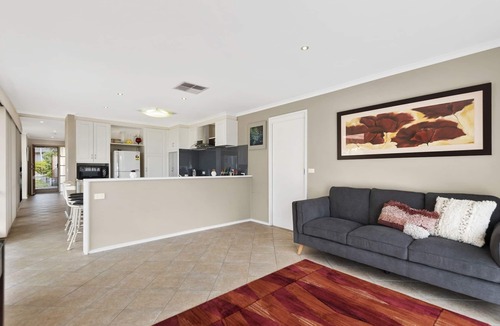 Endeavour Hills House | Comfort and space ! Just bring your suitcase.