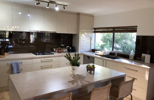 Second Valley House | Comfort + privacy near magical Second Valley beach. Great for families.