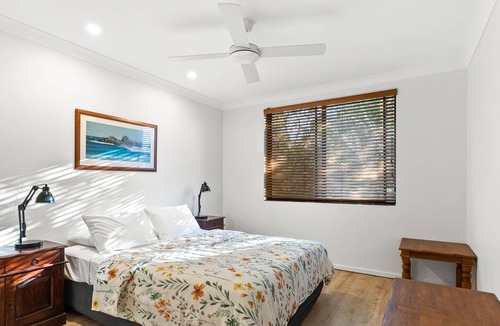 Byron Bay Apartment | Comfortable apartment across from Clarkes Beach