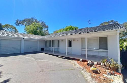 Baulkham Hills House | Comfortable Queen Room in Baulkham Hills - BH2