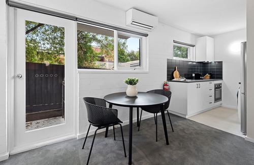 Parkville Apartment | Comfy 1-Bed Apartment with Courtyard Seating