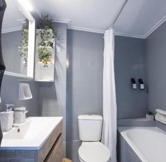 Khalkis Apartment | Comfy Stay at Georges BnB in Chalkida Center