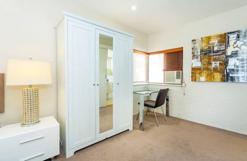 Como Apartment | Como Mezzanine Retreat - Executive Escapes