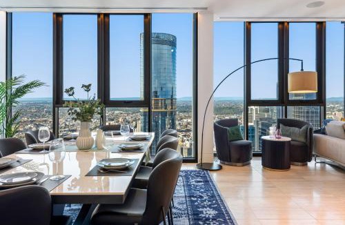 Melbourne Central Business District Apartment | Complete Host Abode318 Apartments