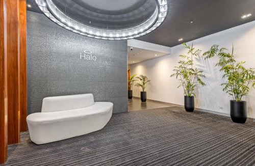St Kilda Apartment | Complete Host Halo Apartments