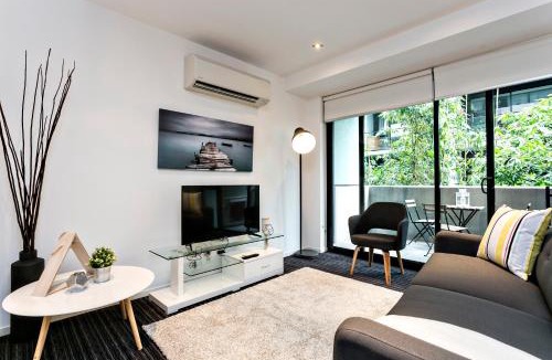 St Kilda Apartment | Complete Host Halo Apartments