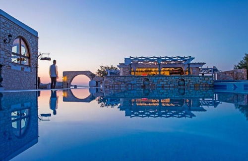 Naousa Hotel | Contaratos Beach Hotel