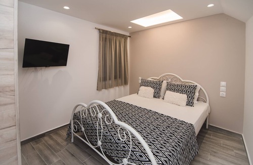 Old Town Apartment | Contemporary Studios Historic Center