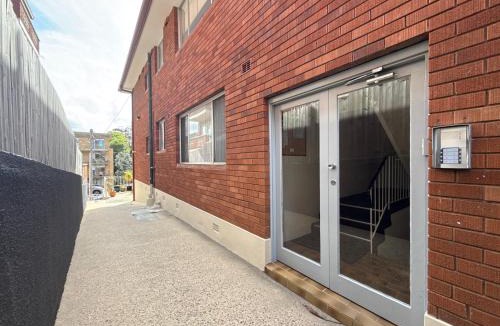Coogee House | Coogee Sunrise shared Apt with Parking & Work Desk