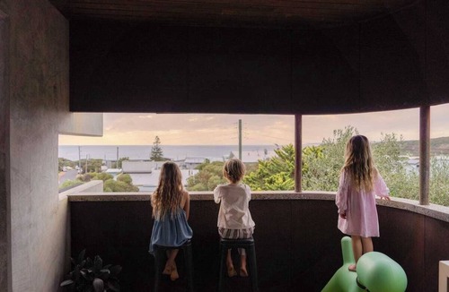 Gracetown House | Cooinda - sweeping ocean views, walk to beach