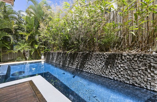 Yaroomba House | Coolum Beach House 50 metres to the beach - Pet Friendly