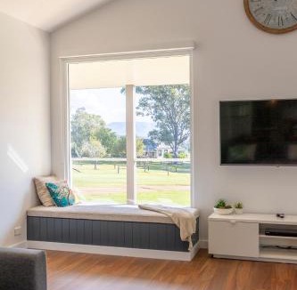 Lovedale House | Coopers Lodge, Lovedale - A rural escape in the heart of wine country