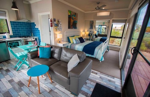 Bonney Cabin | Coorong Cabins - Wren Cabin