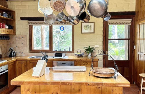 Forrest House | Coral Fern Retreat - bush paradise (free wifi)