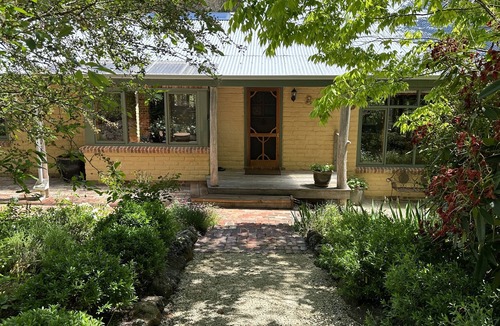 Forrest House | Coral Fern Retreat - bush paradise (free wifi)