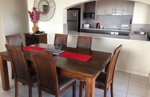 Cairns North Apartment | Coral Towers Holiday Suites