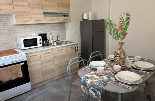 Petaloudes Apartment | Coral Urbanite