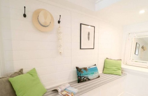 Cams Wharf Apartment | Corella Studio Apartment - Couples Resort Getaway