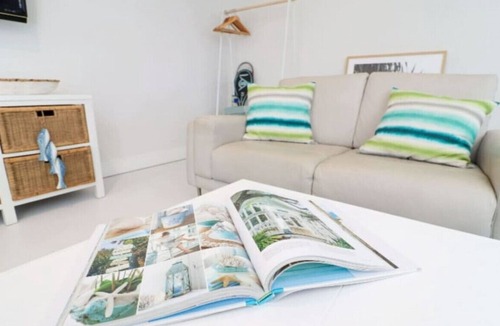 Cams Wharf Apartment | Corella Studio Apartment - Couples Resort Getaway